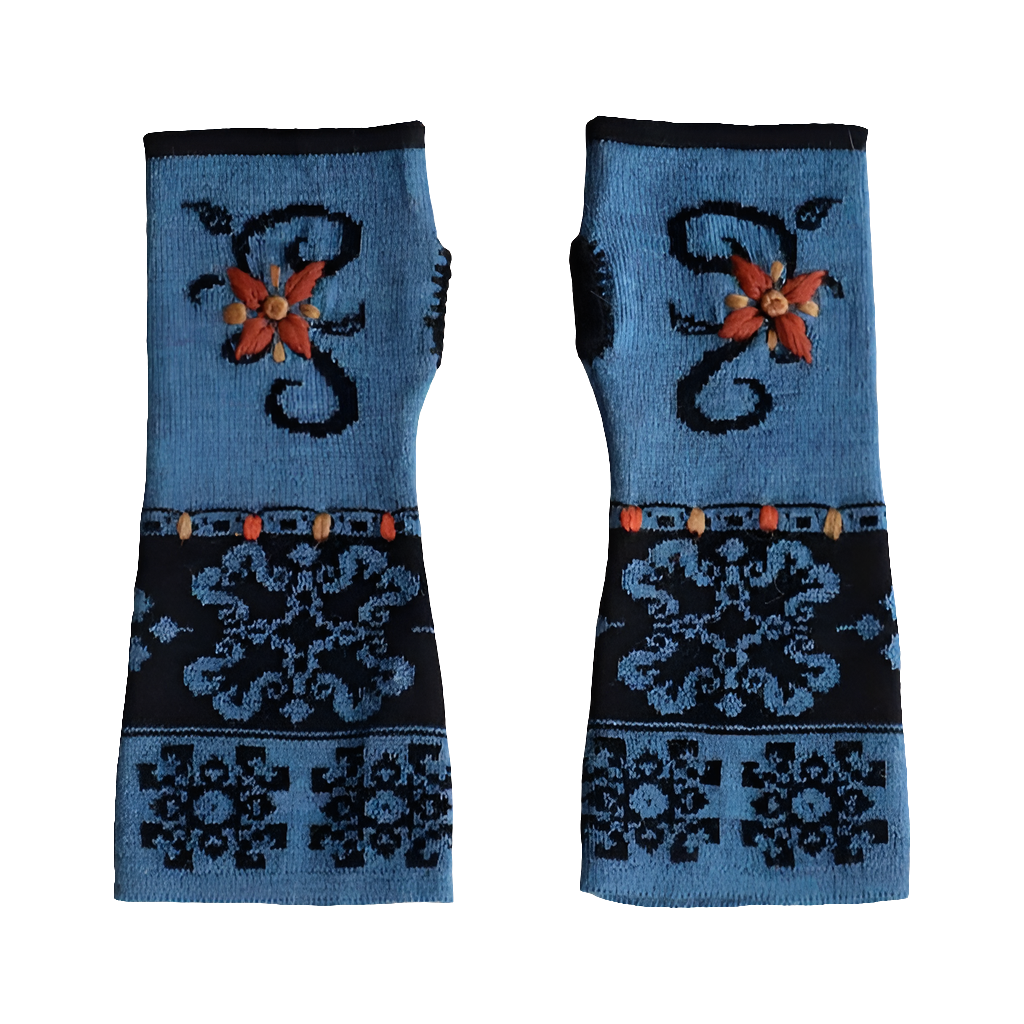 Little Alpaca Embroidered Mitts