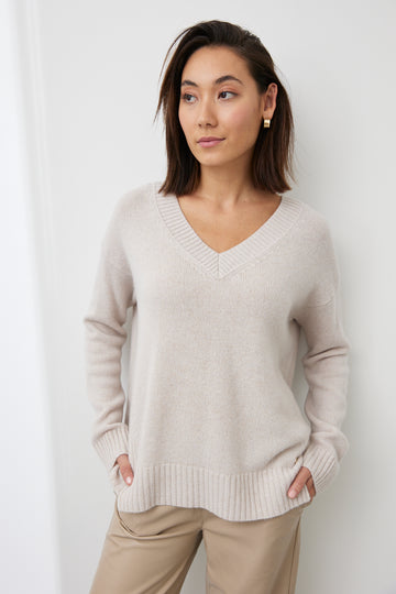 Mia Fratino Maeve Slouch Vee