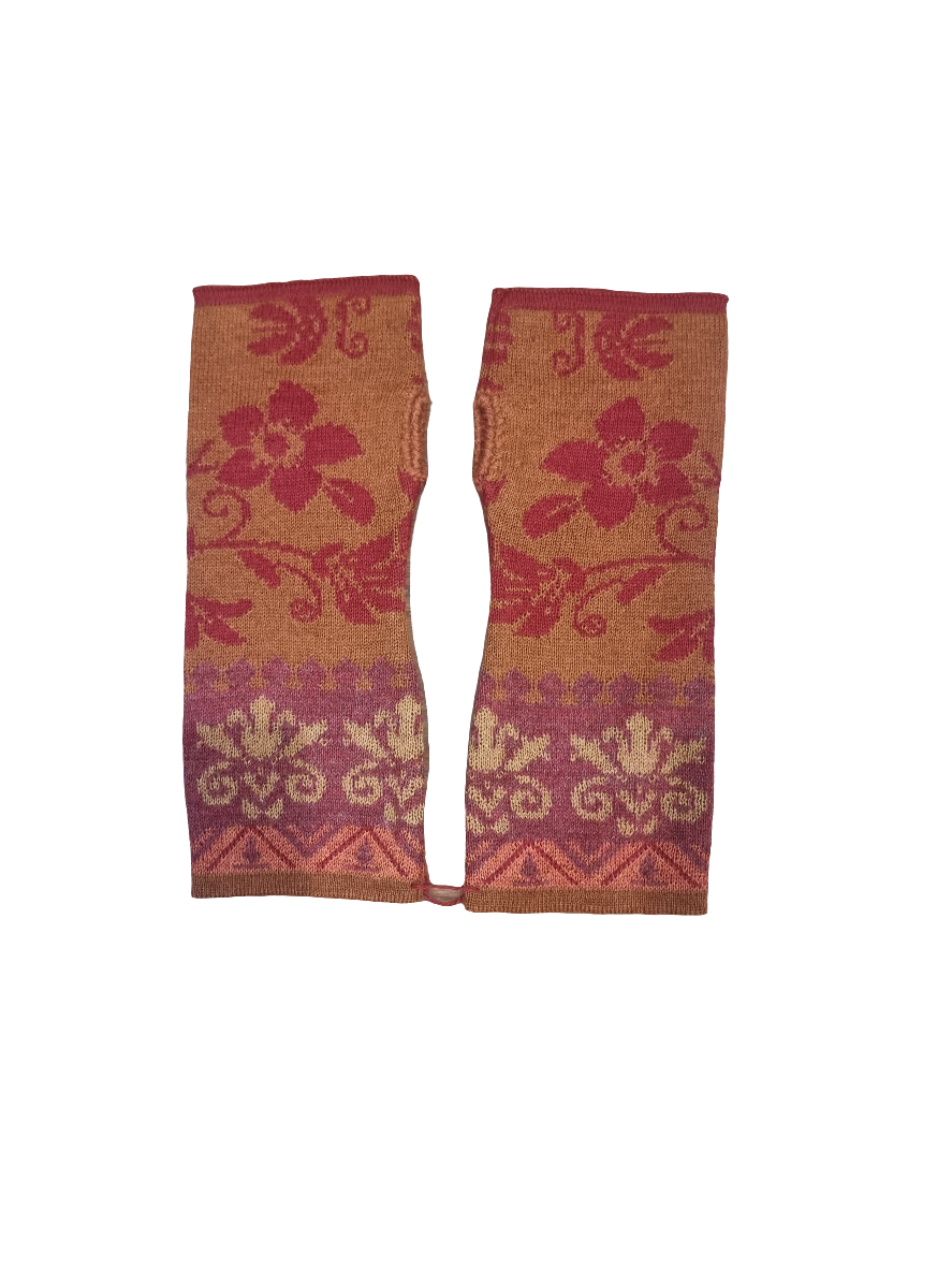 Little Alpaca Embroidered Mitts