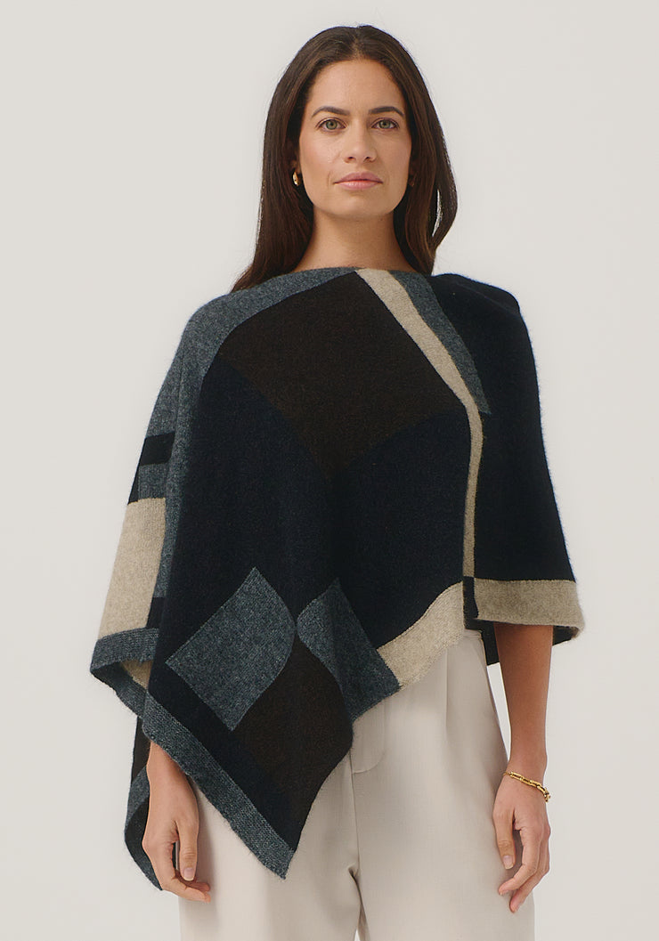 Merinomink Empress Poncho – Little Alpaca