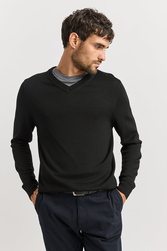 Toorallie Super Fine Men's Merino V-Neck