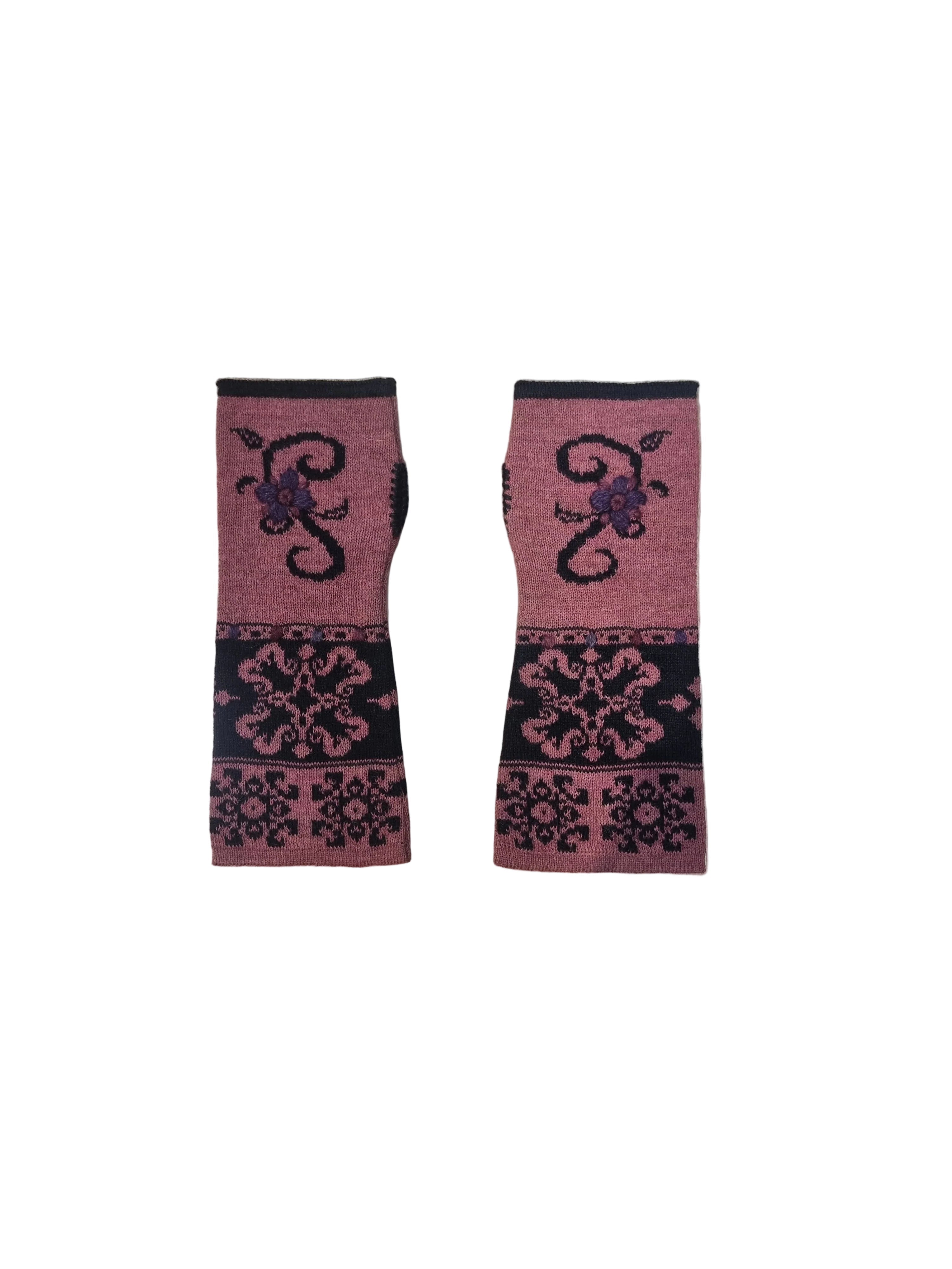 Little Alpaca Embroidered Mitts