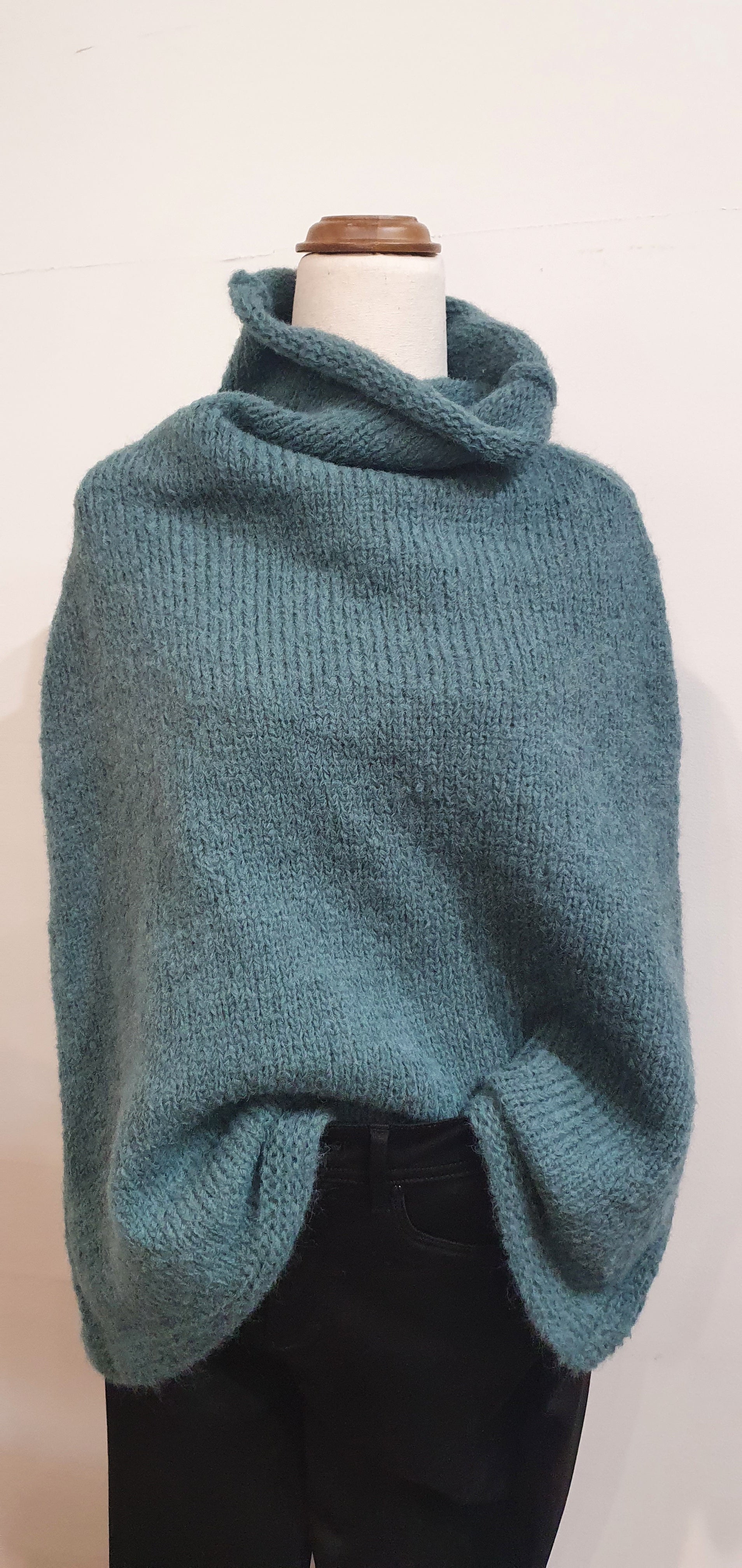 Little Alpaca Alpaca Shrug