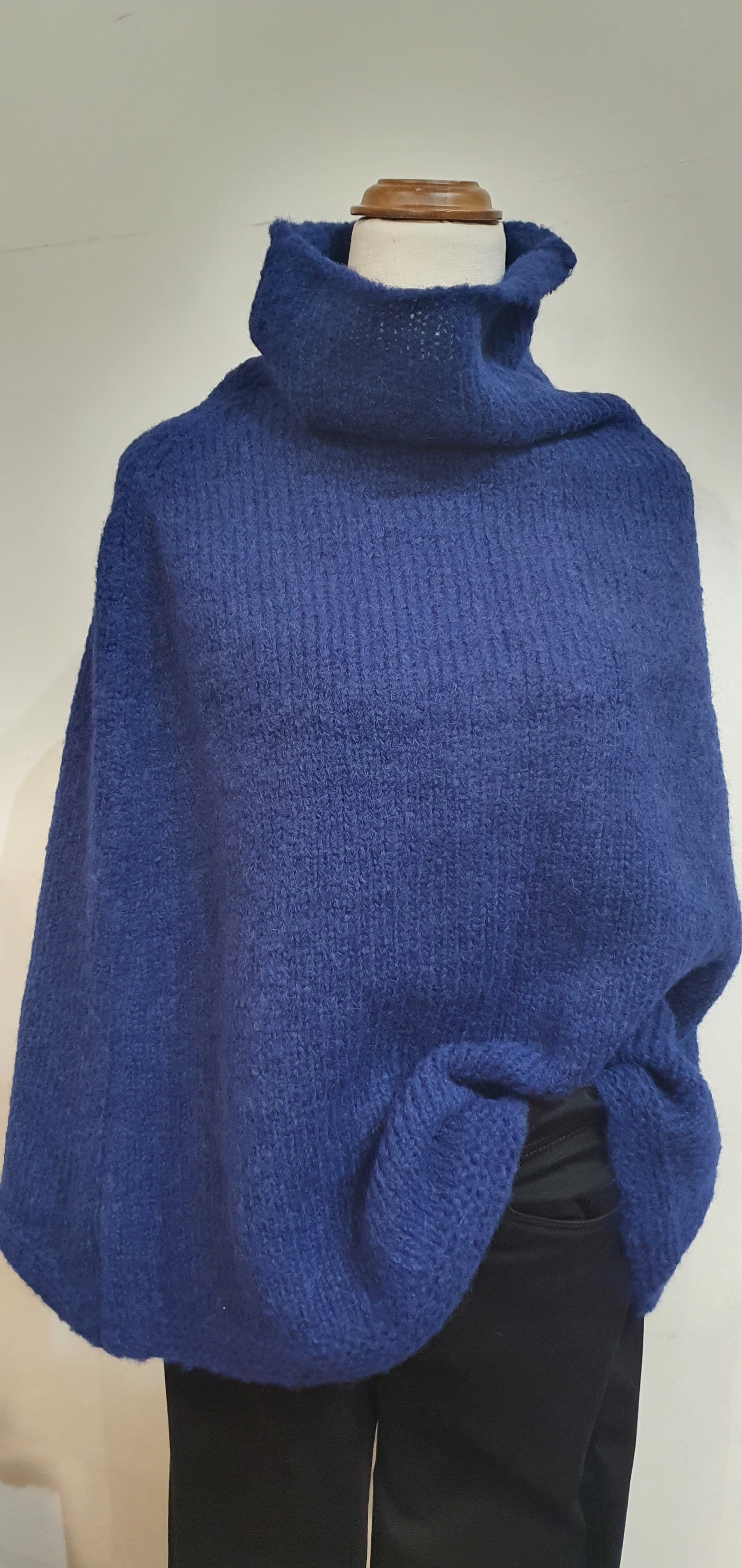 Little Alpaca Alpaca Shrug